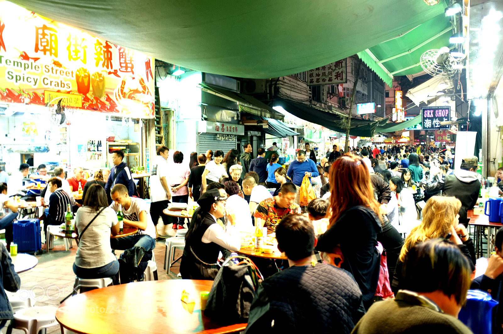 Fujifilm FinePix X100 sample photo. Temple street food stalls photography