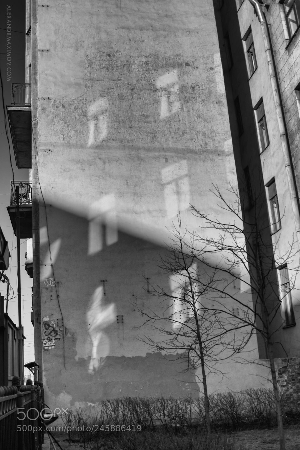 Fujifilm X-M1 sample photo. Solar windows photography