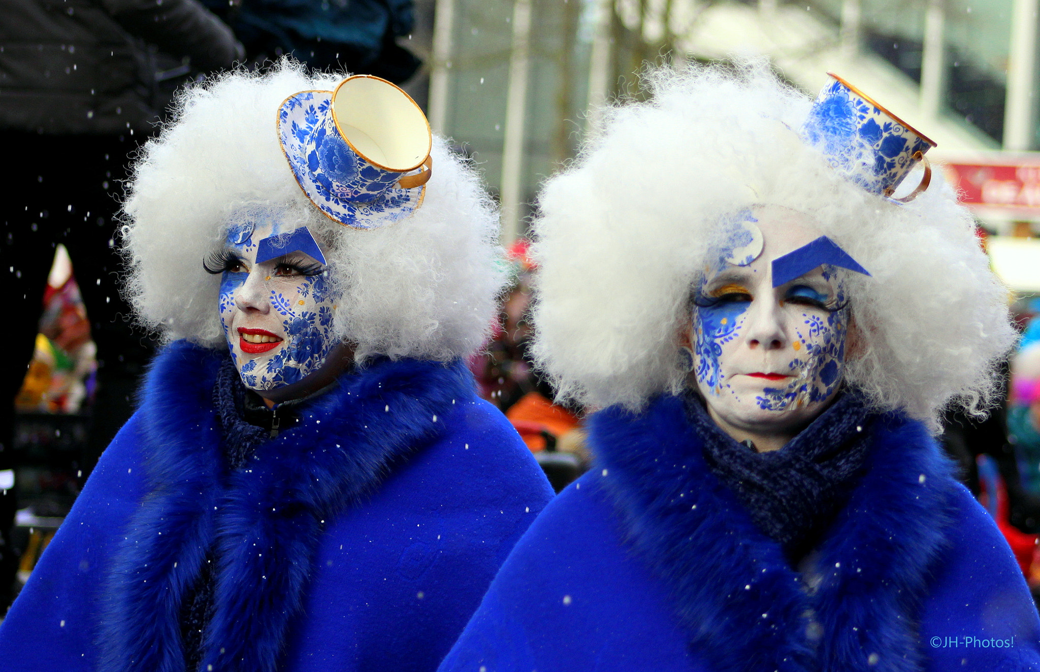 Canon EOS 600D (Rebel EOS T3i / EOS Kiss X5) + EF75-300mm f/4-5.6 sample photo. Colorful carnaval photography