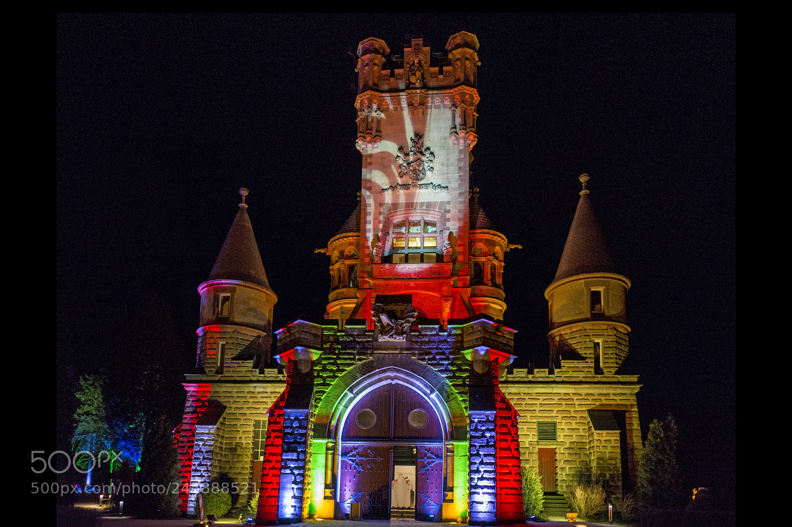 Sony a99 II sample photo. Castle in light photography