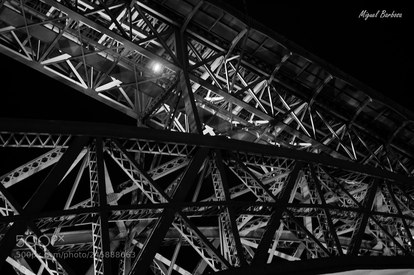 Canon EOS 600D (Rebel EOS T3i / EOS Kiss X5) sample photo. Lines photography