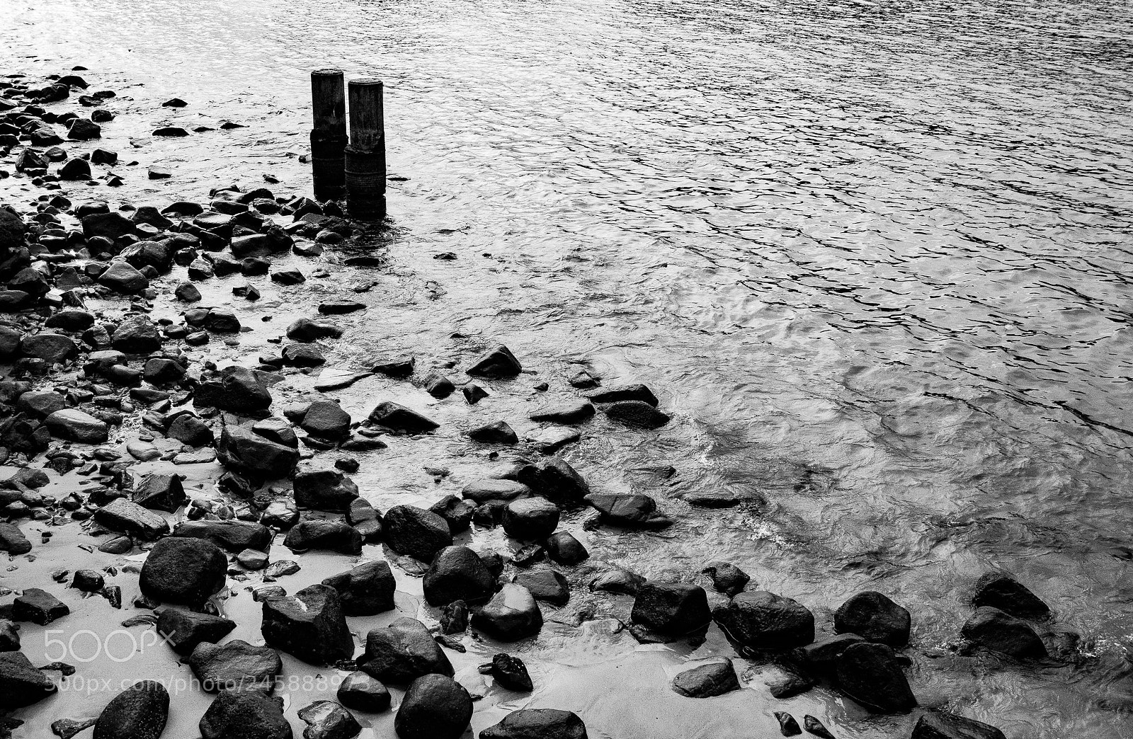 Canon EOS 1300D (EOS Rebel T6 / EOS Kiss X80) sample photo. Sea and rocks photography