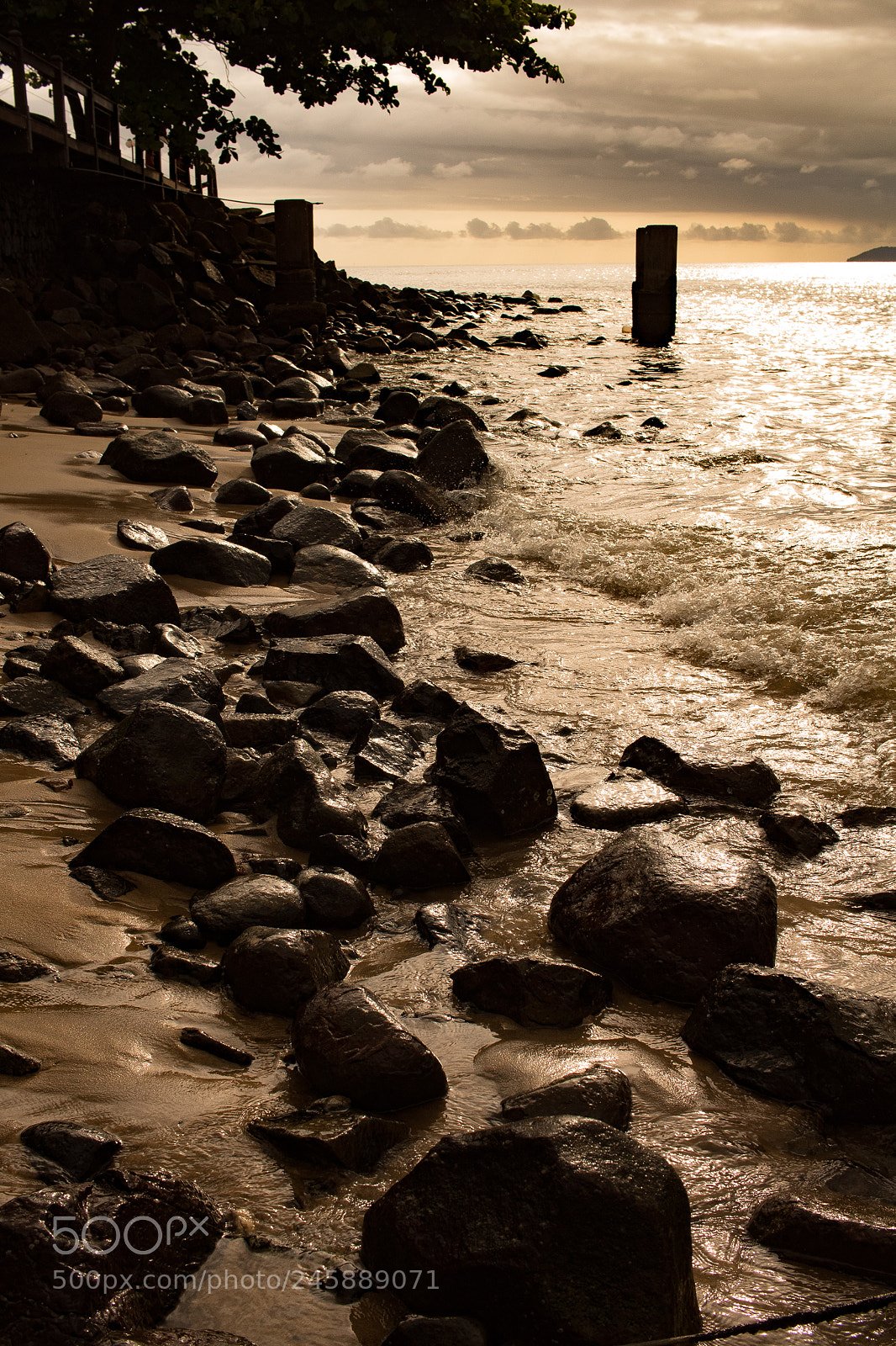 Canon EOS 1300D (EOS Rebel T6 / EOS Kiss X80) sample photo. Sea and rocks photography