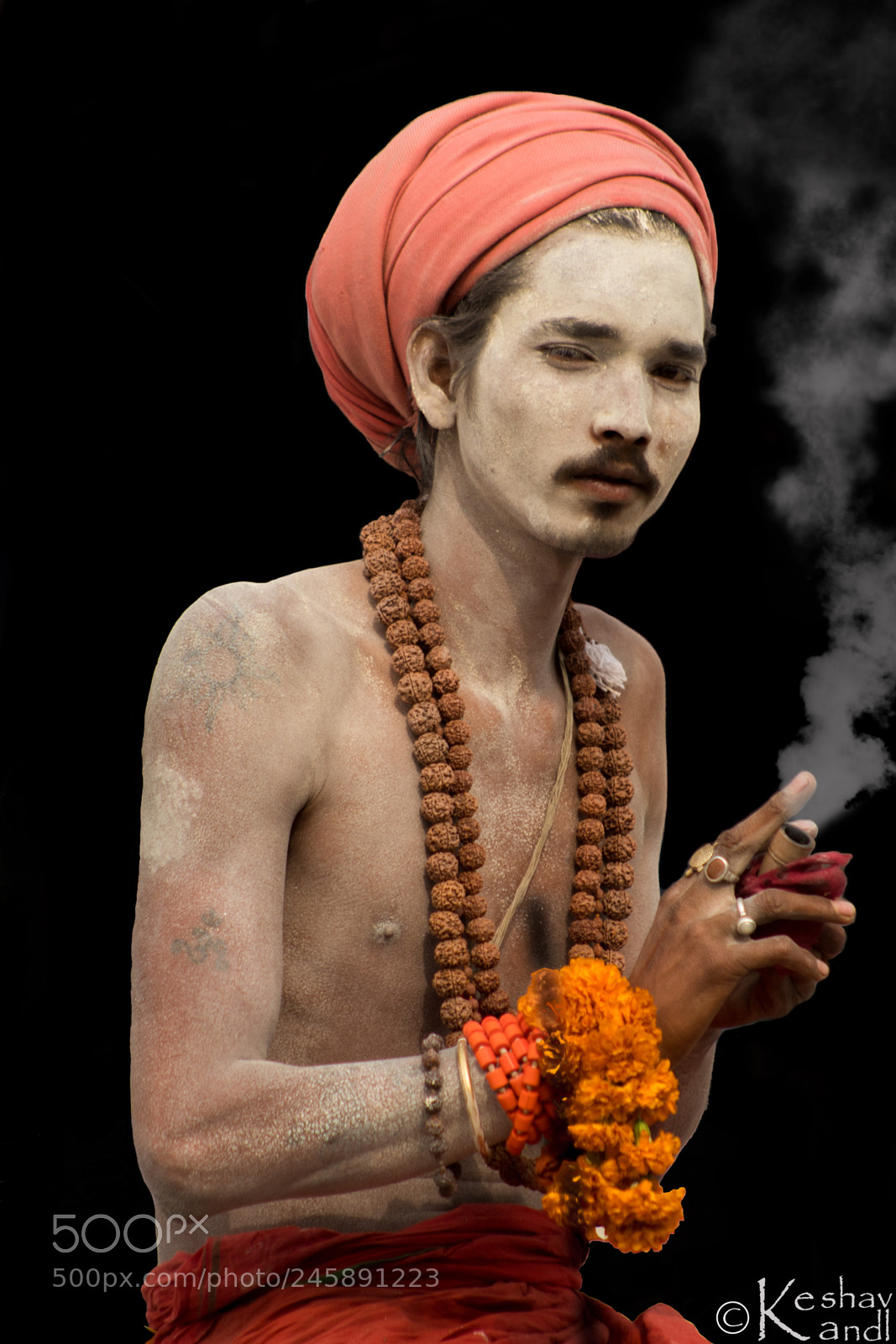 Canon EOS 1300D (EOS Rebel T6 / EOS Kiss X80) sample photo. Young sadhu enjoys holy photography