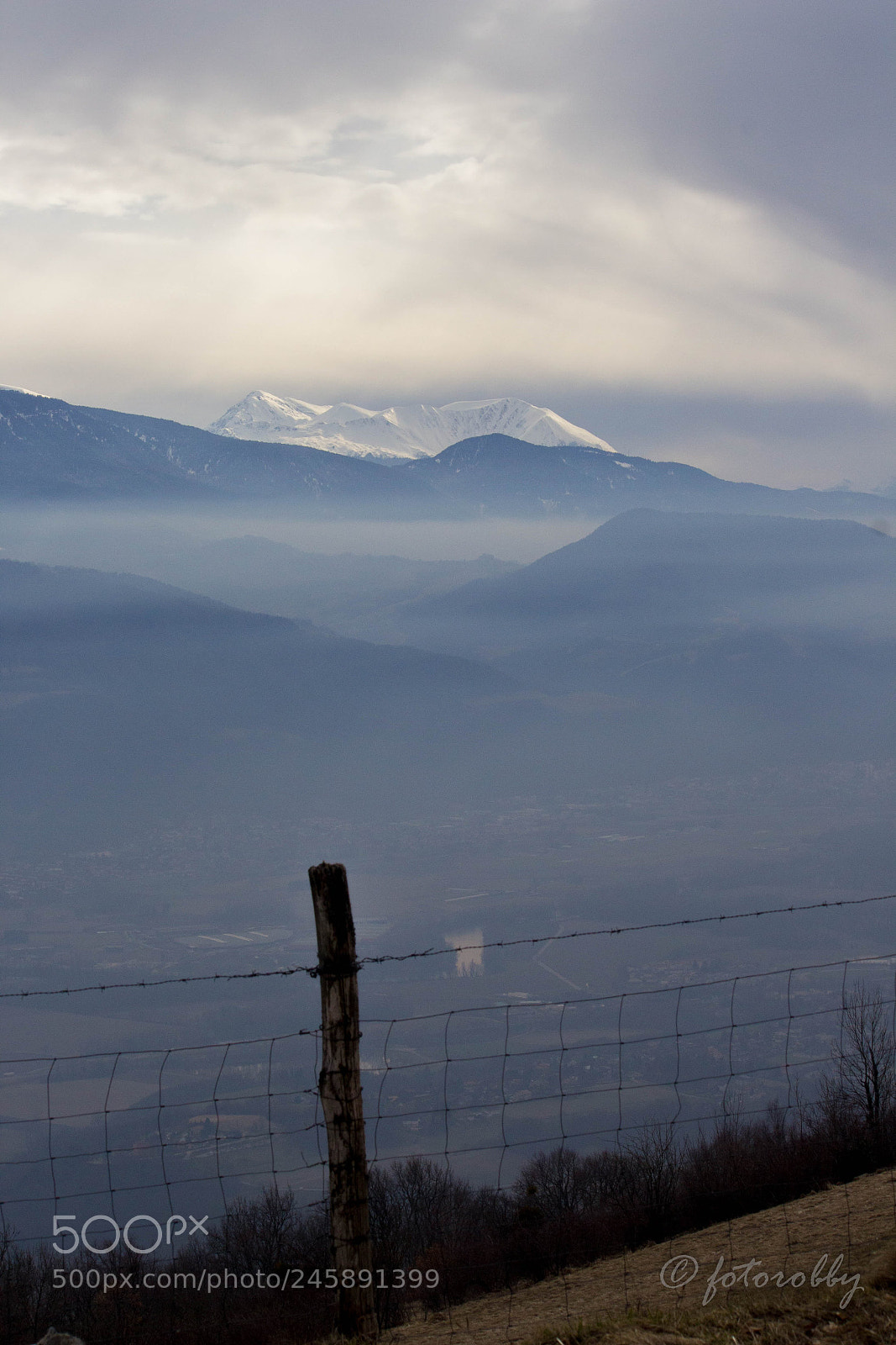 Canon EOS 600D (Rebel EOS T3i / EOS Kiss X5) sample photo. Don't walk photography