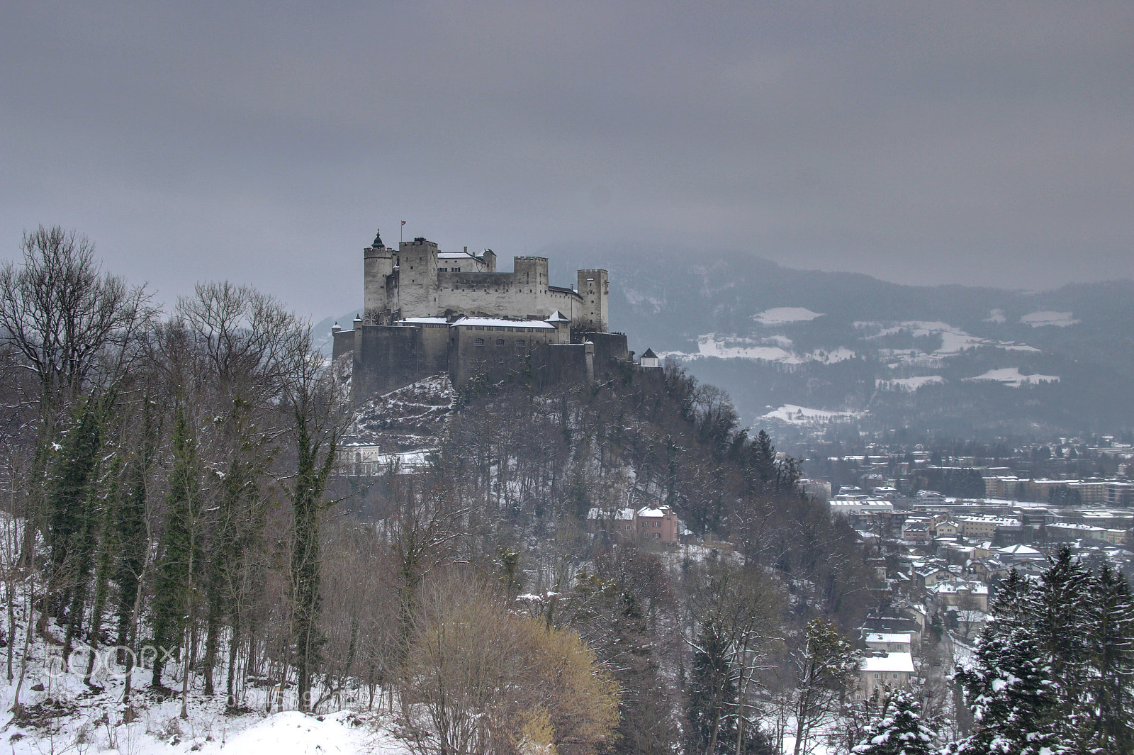 Canon EF-S 18-135mm F3.5-5.6 IS sample photo. Salzburg photography