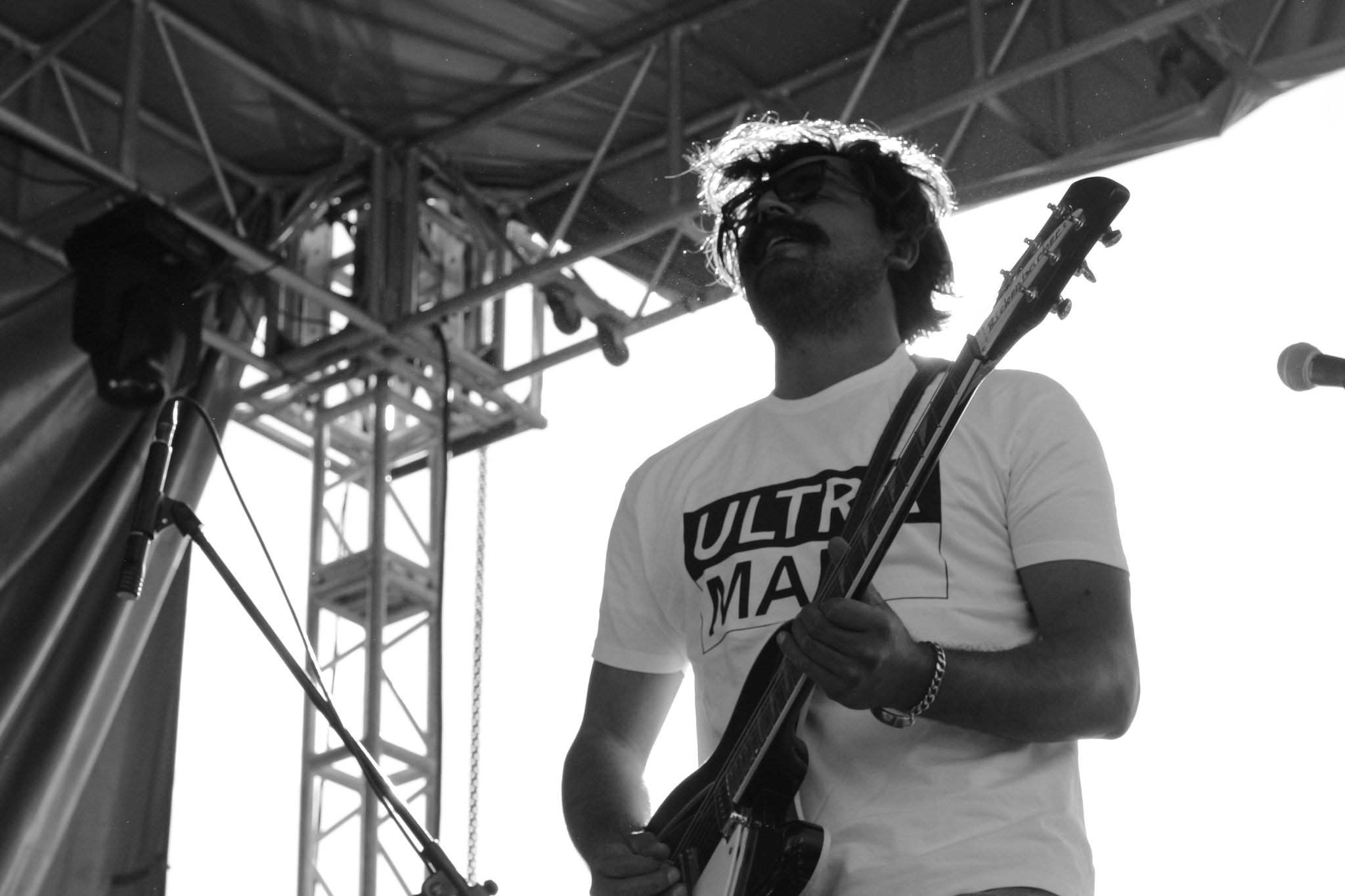 Canon EOS 650D (EOS Rebel T4i / EOS Kiss X6i) sample photo. Guitarra negra photography