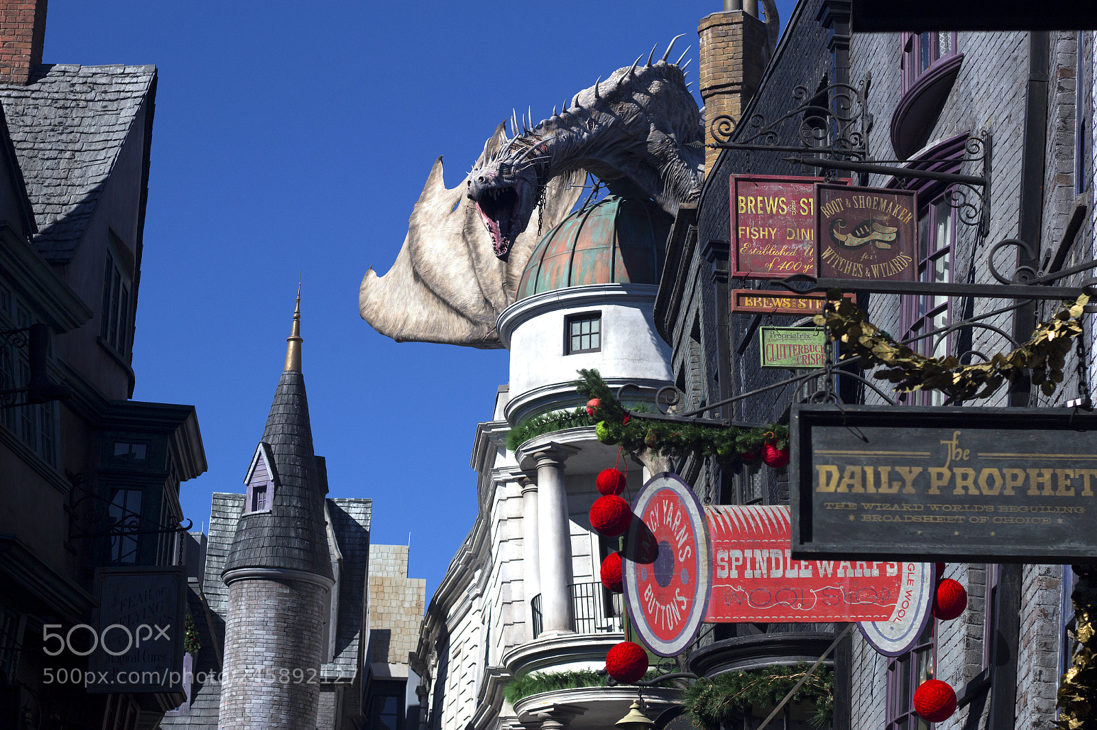 Canon EOS 100D (EOS Rebel SL1 / EOS Kiss X7) sample photo. Diagon alley photography