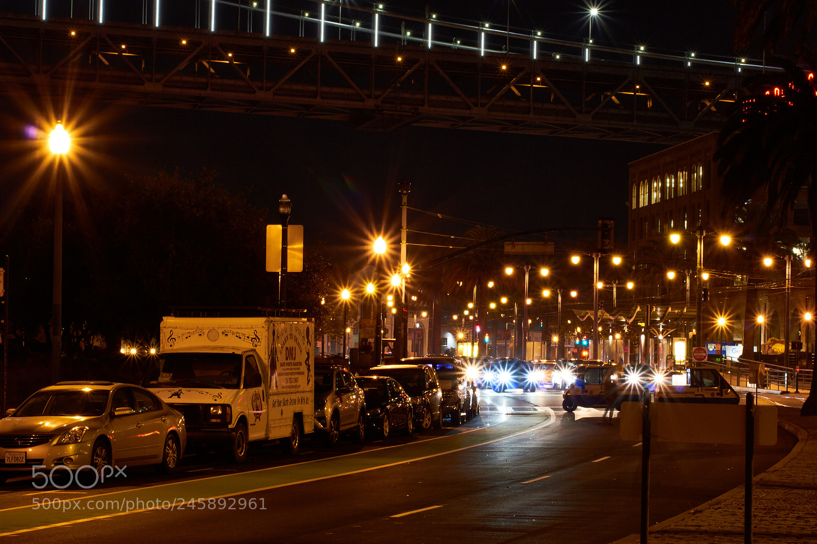 Canon EOS 550D (EOS Rebel T2i / EOS Kiss X4) sample photo. Traffic under the bay photography