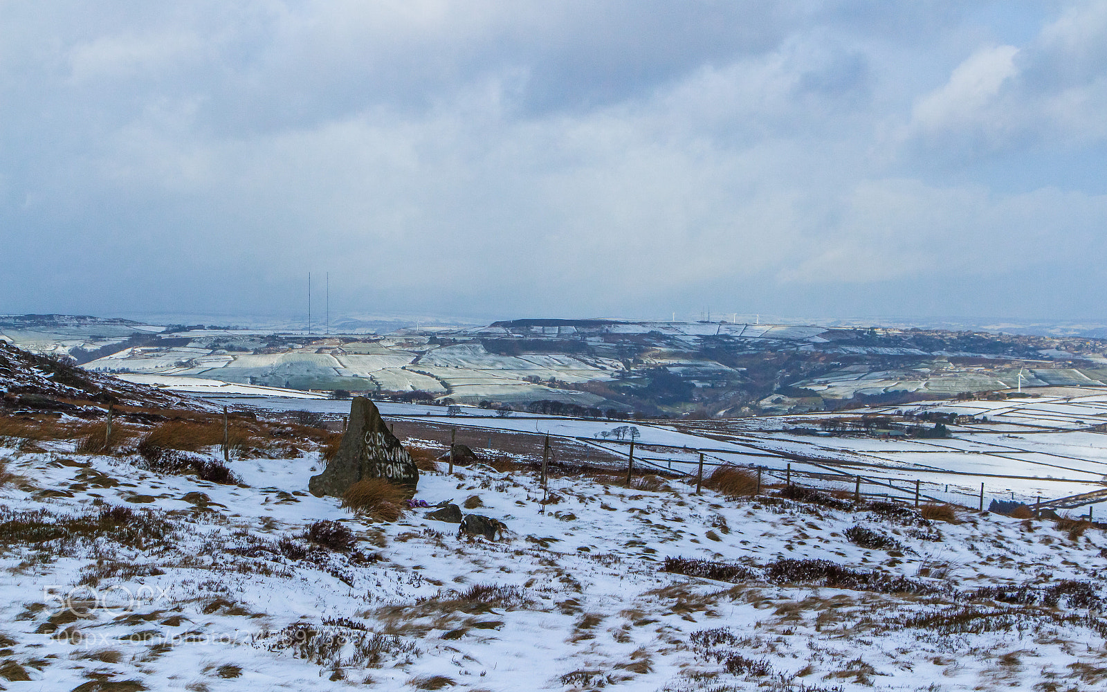 Canon EOS 700D (EOS Rebel T5i / EOS Kiss X7i) sample photo. The cock crowing stone photography