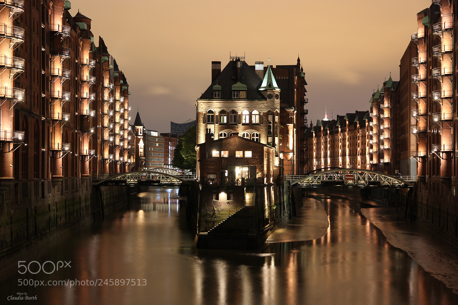 Canon EOS 700D (EOS Rebel T5i / EOS Kiss X7i) sample photo. Wasserschloss hamburg photography
