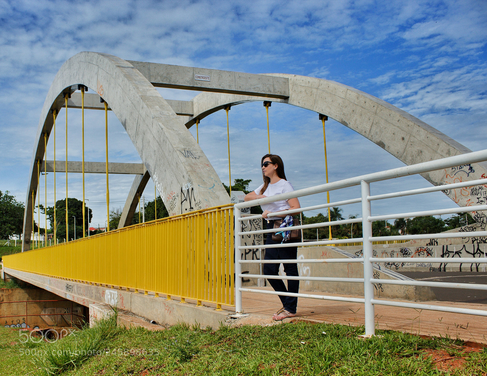 Canon EOS 1200D (EOS Rebel T5 / EOS Kiss X70 / EOS Hi) sample photo. Linhas guias photography