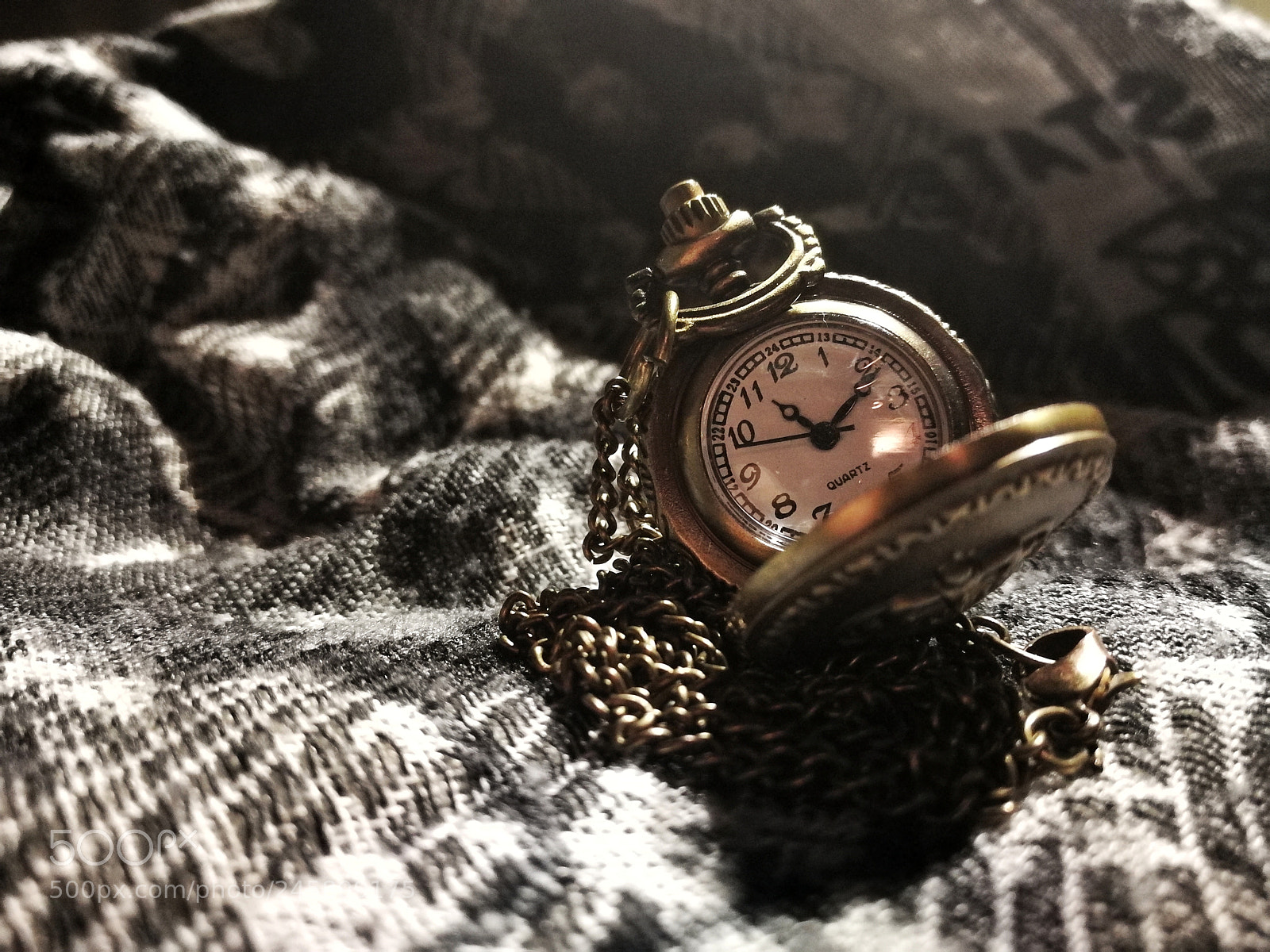 HUAWEI P10 sample photo. Back in time photography