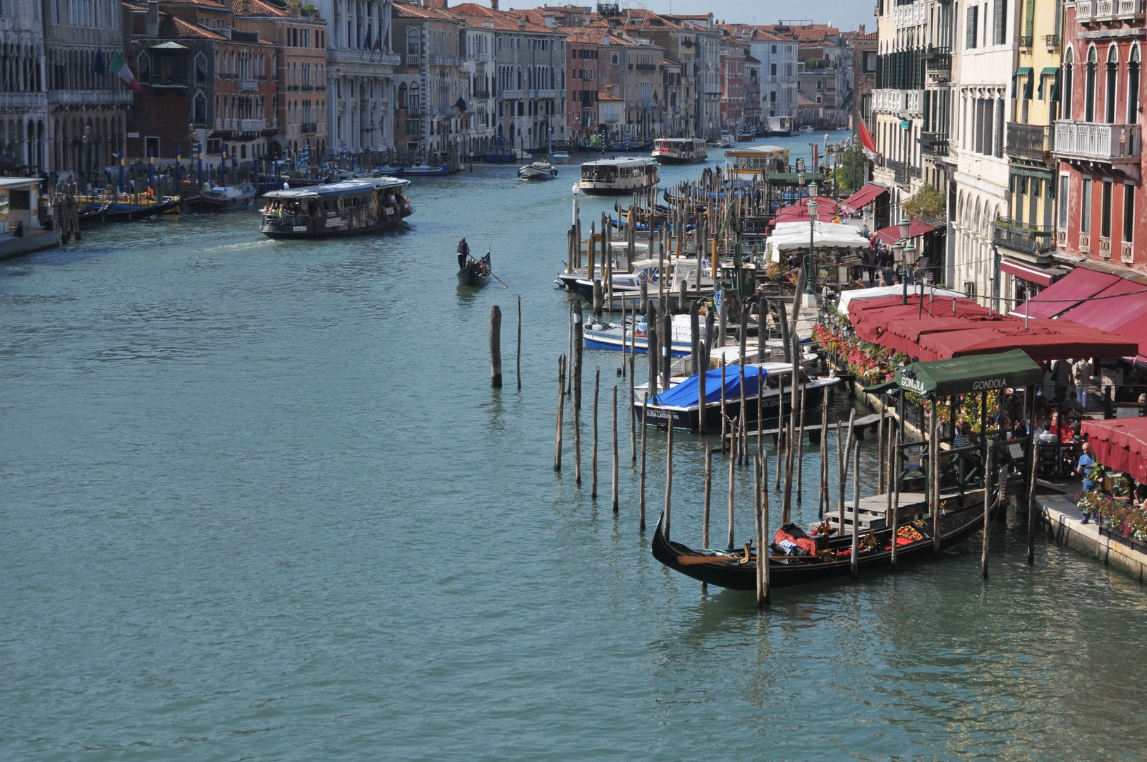 Nikon D300 sample photo. Street of venice. photography