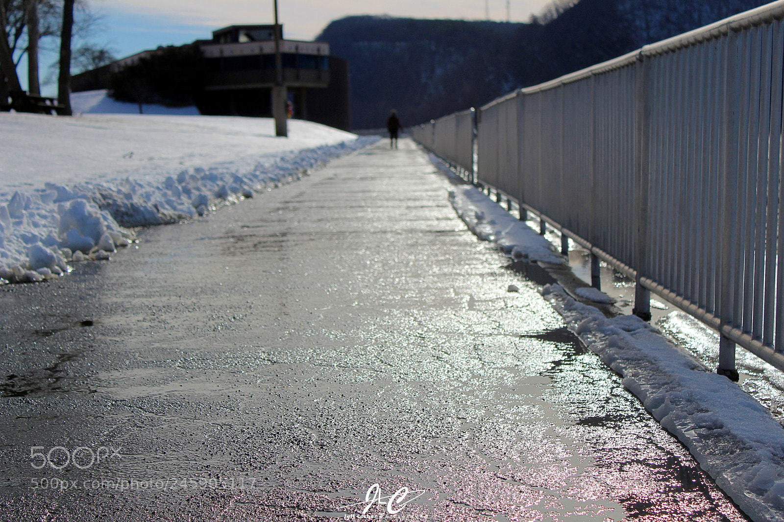 Canon EOS 1300D (EOS Rebel T6 / EOS Kiss X80) sample photo. Melting photography