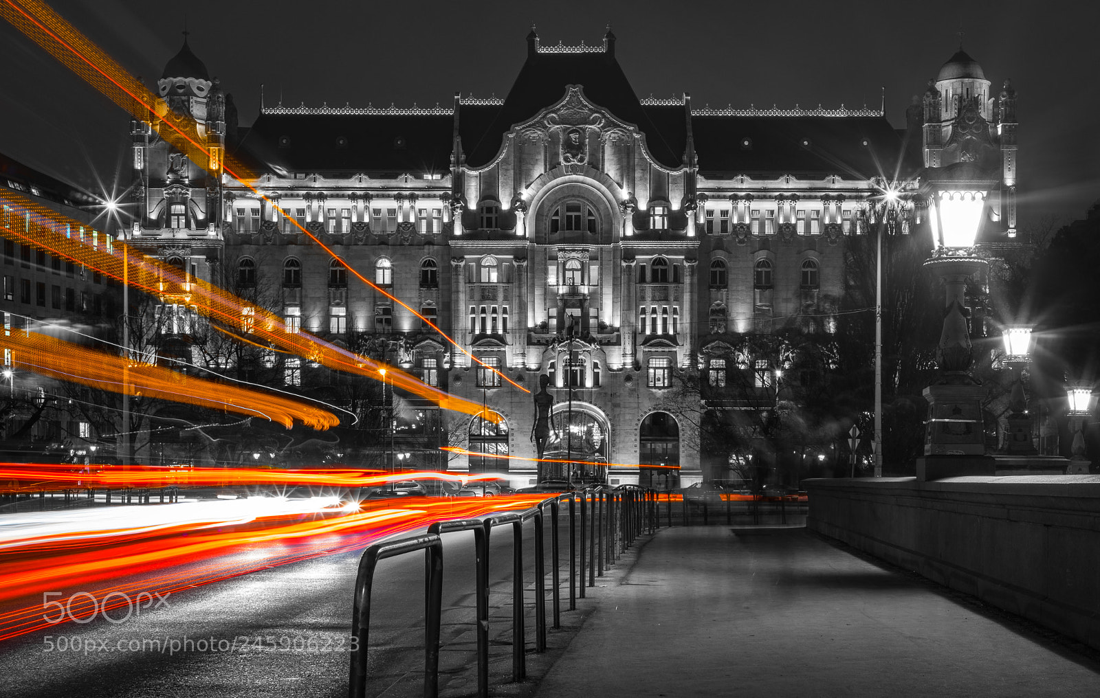 Sony a7 sample photo. Budapest, black and white! photography