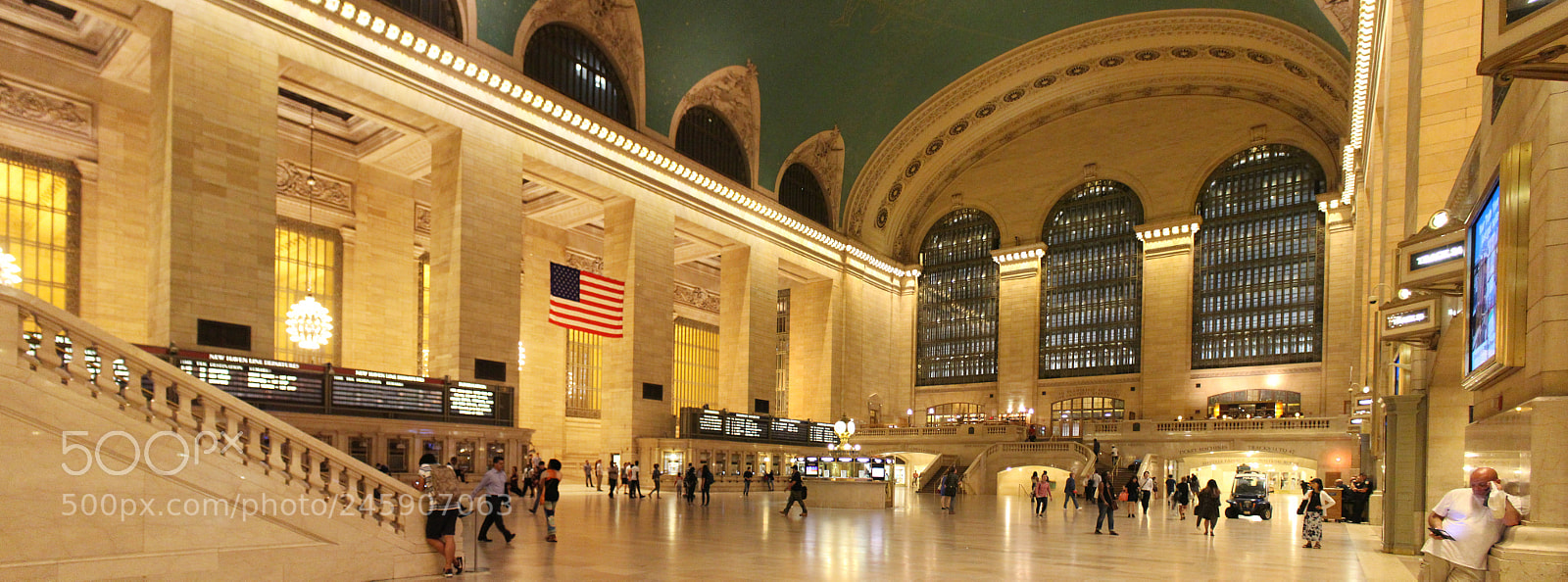 Canon EOS 100D (EOS Rebel SL1 / EOS Kiss X7) sample photo. Grand central photography