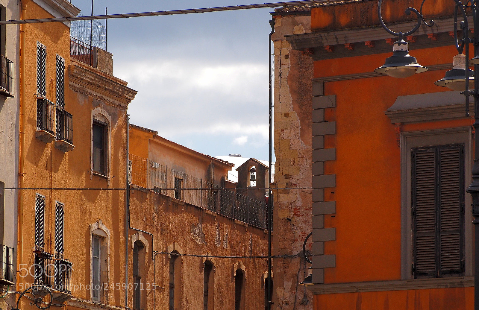 Olympus OM-D E-M5 sample photo. Wandering in castello photography