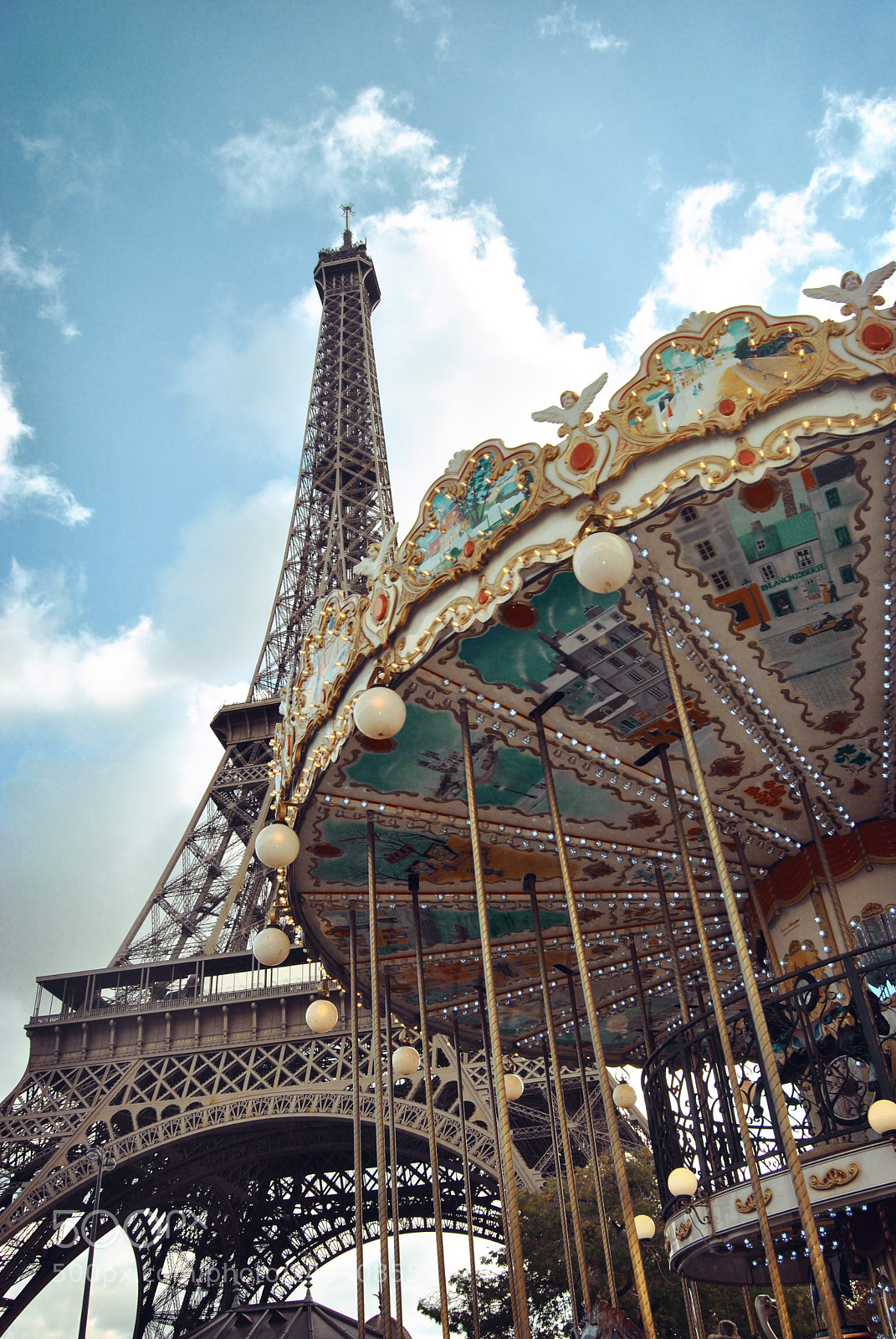Nikon D3000 sample photo. Carousel and tour eiffel photography