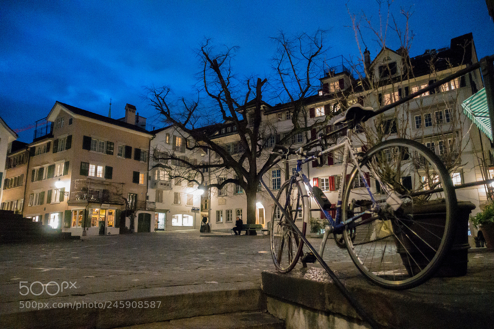 Sony DSC-RX100M5 sample photo. Bike by night photography