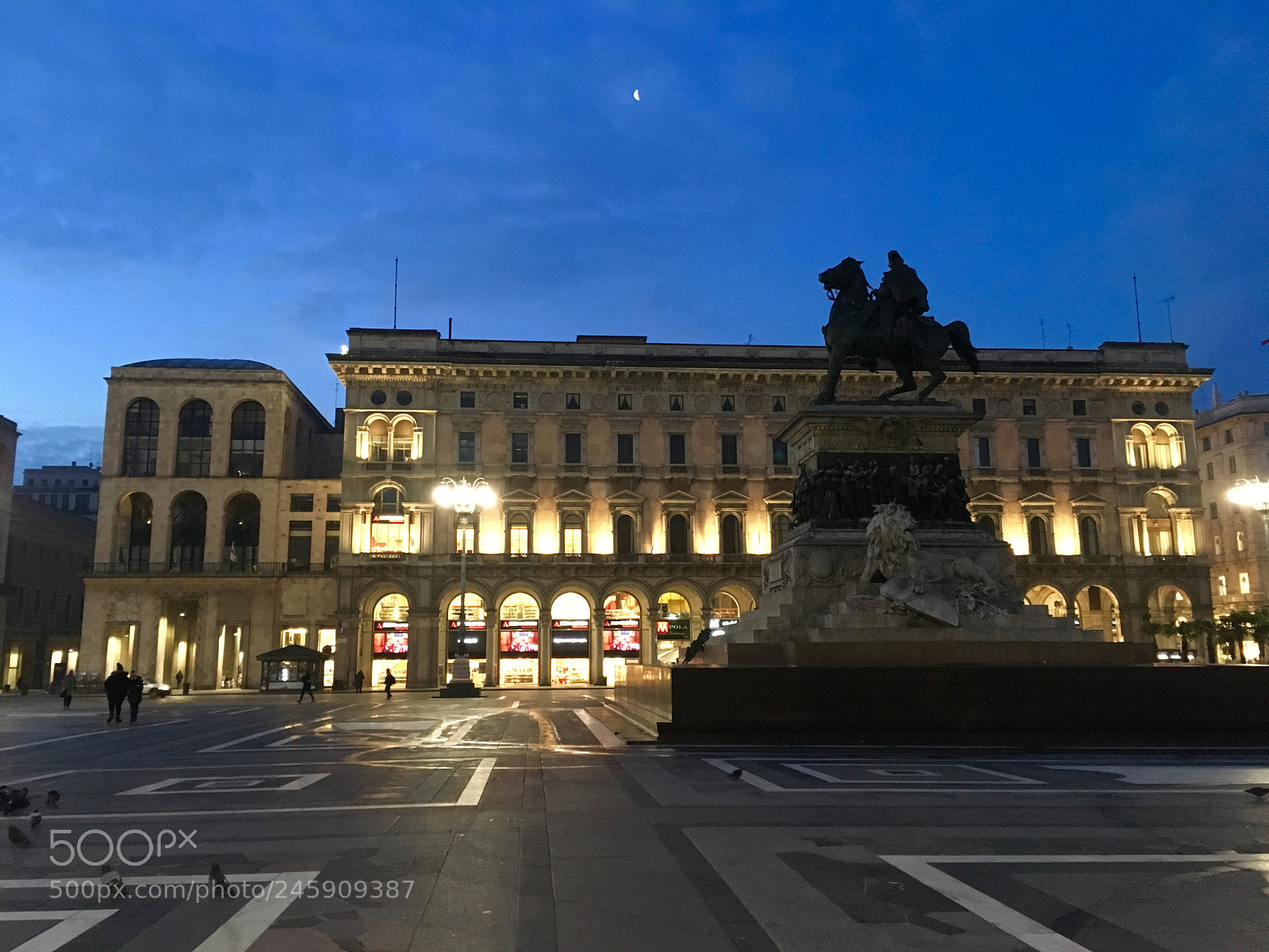 Apple iPhone 6s sample photo. Piazza duomo photography