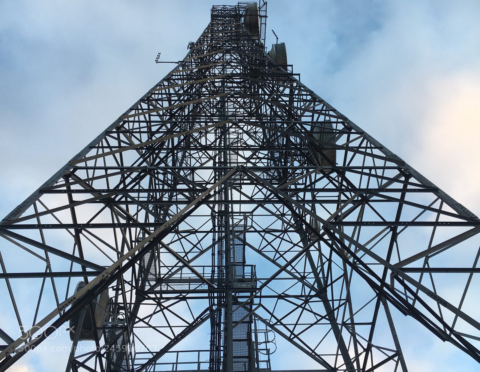 Apple iPhone 6s sample photo. Skyward tower photography