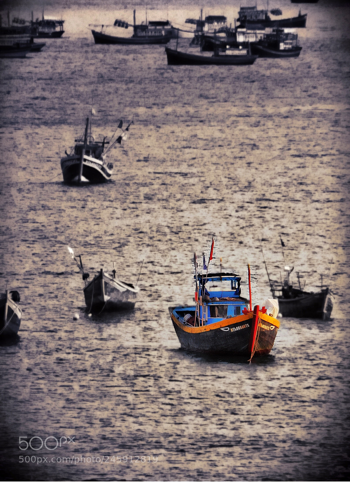 Nikon D300S sample photo. Fishing boat in vietnam photography