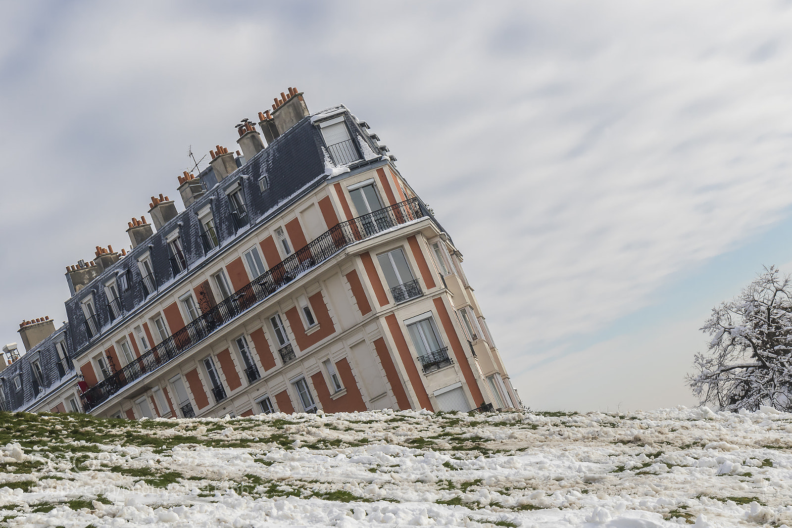 Canon EOS 7D Mark II sample photo. Paris under snow photography