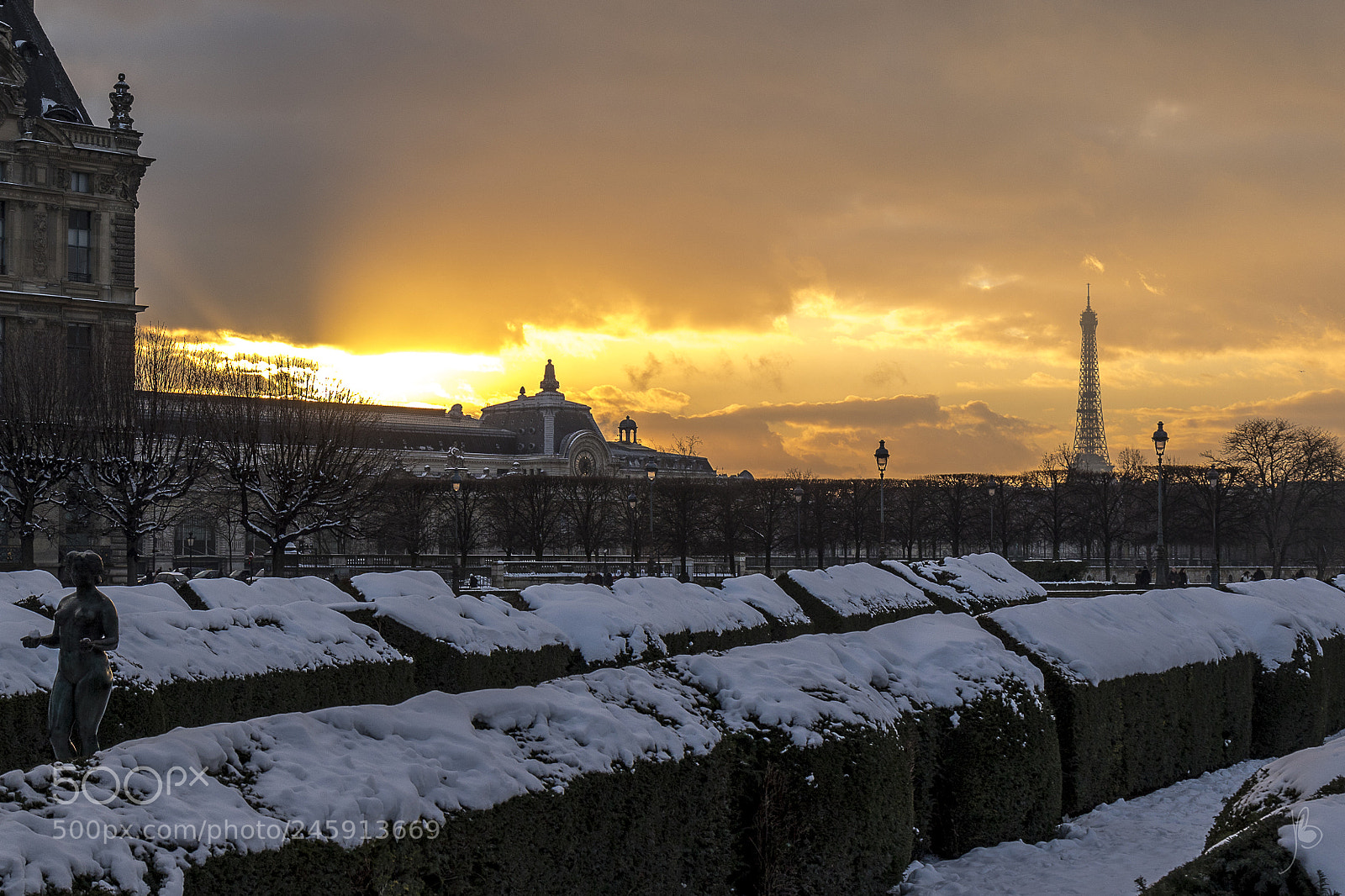 Canon EOS 7D Mark II sample photo. Paris under snow photography