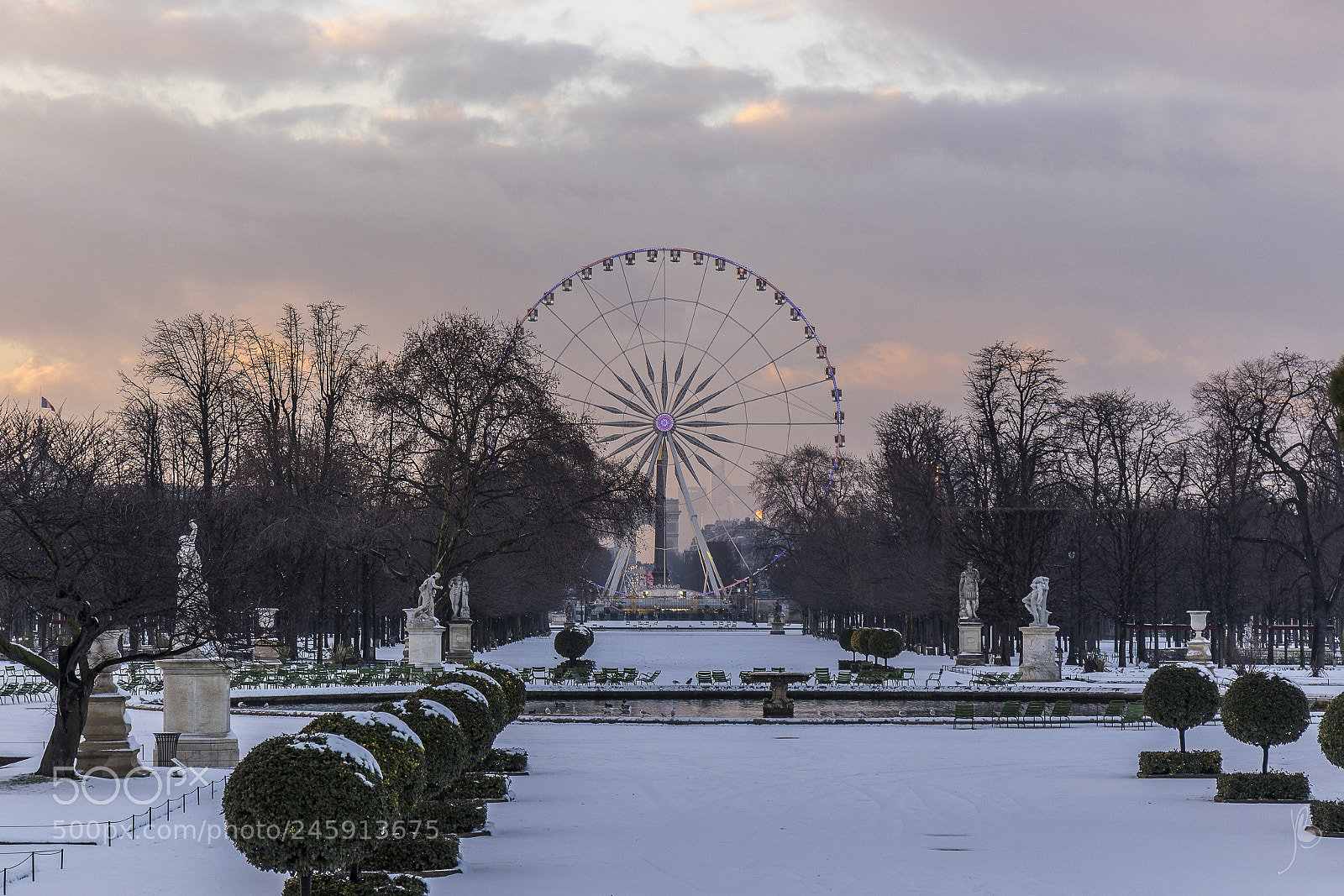 Canon EOS 7D Mark II sample photo. Paris under snow photography