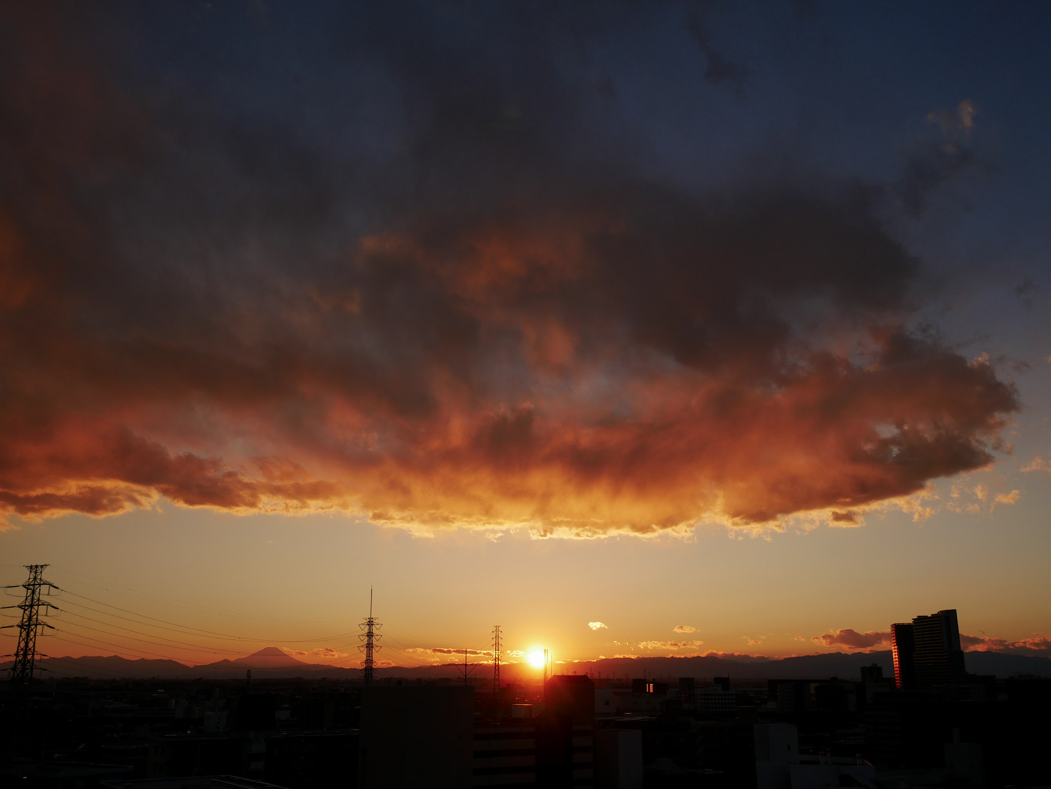 Panasonic Lumix DMC-GX85 (Lumix DMC-GX80 / Lumix DMC-GX7 Mark II) sample photo. Sunset of mountain fuji photography