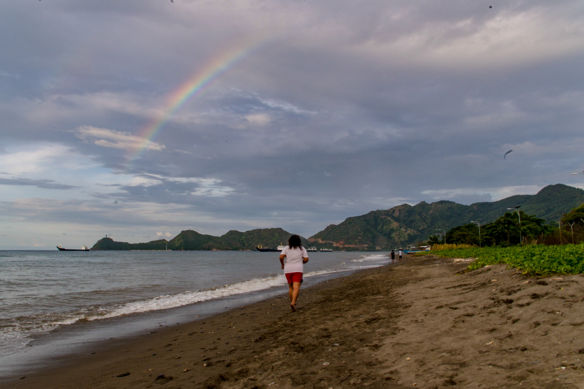 Pentax K-S1 sample photo. Running for rainbow photography