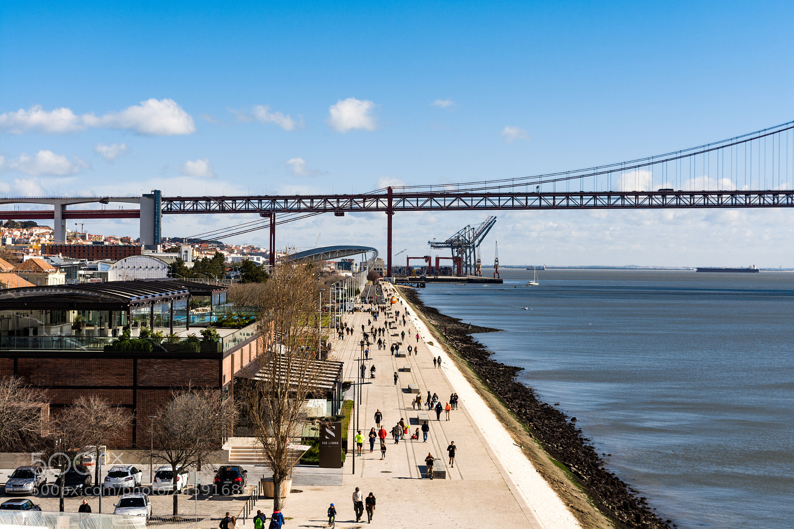 Nikon D5200 sample photo. Lisbon sidewalk photography