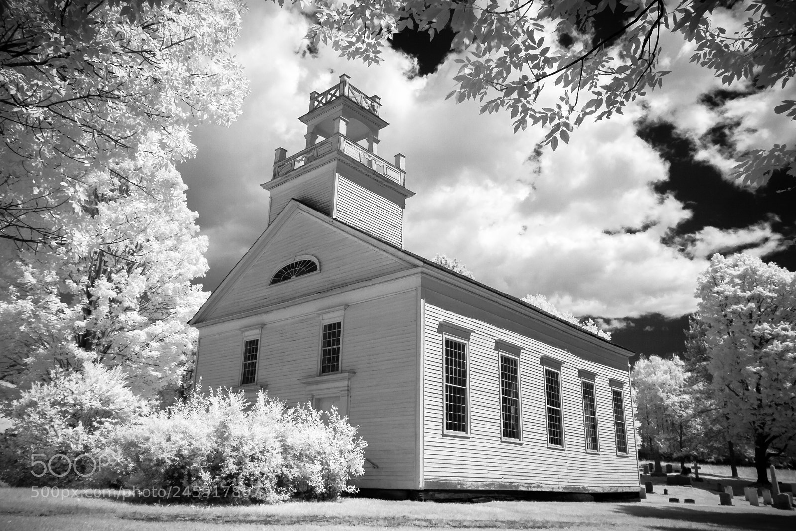 Canon EOS 400D (EOS Digital Rebel XTi / EOS Kiss Digital X) sample photo. Bethel church infrared photography