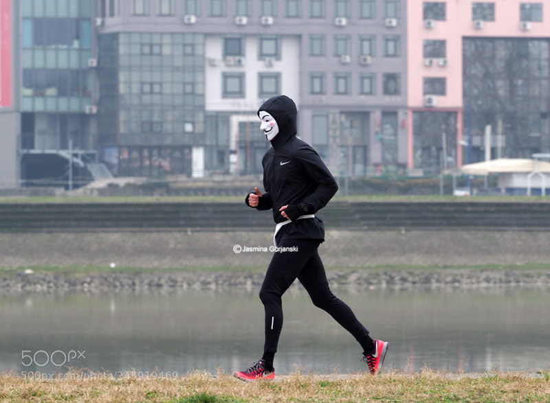 Olympus OM-D E-M1 Mark II sample photo. Run under masks photography