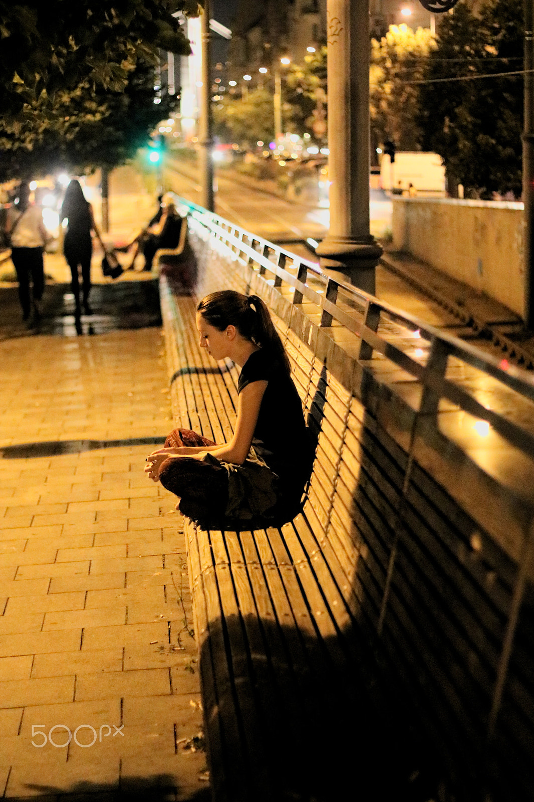 Canon EOS 750D (EOS Rebel T6i / EOS Kiss X8i) sample photo. Thinking girl photography