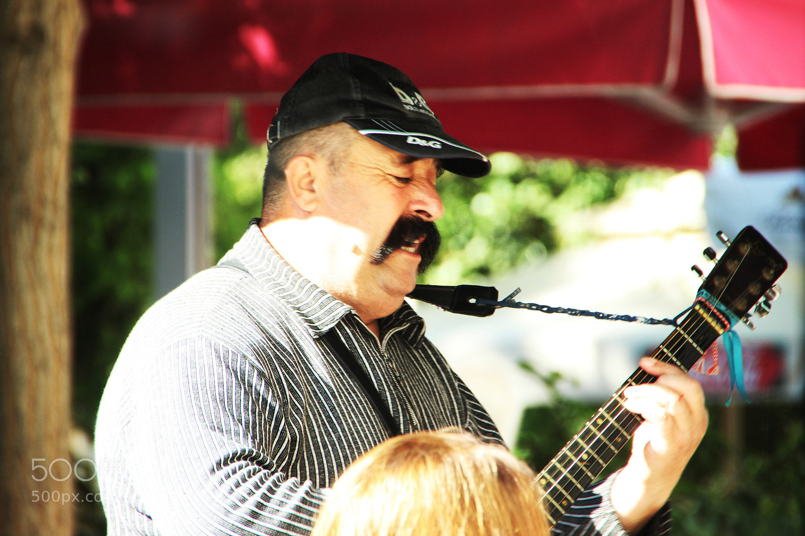 Canon EOS 600D (Rebel EOS T3i / EOS Kiss X5) sample photo. Musician photography