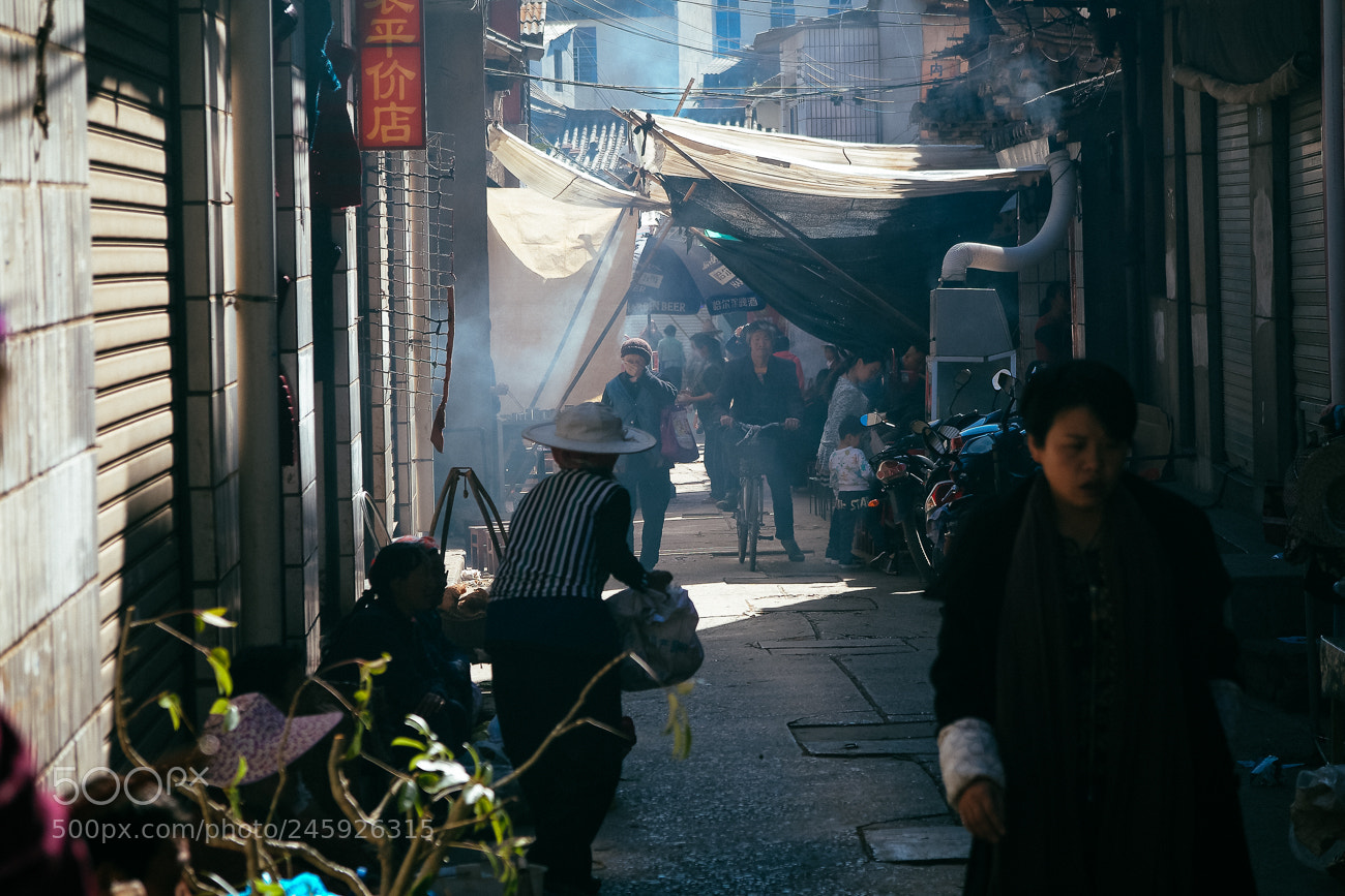 Canon PowerShot G1 X Mark II sample photo. The alley photography