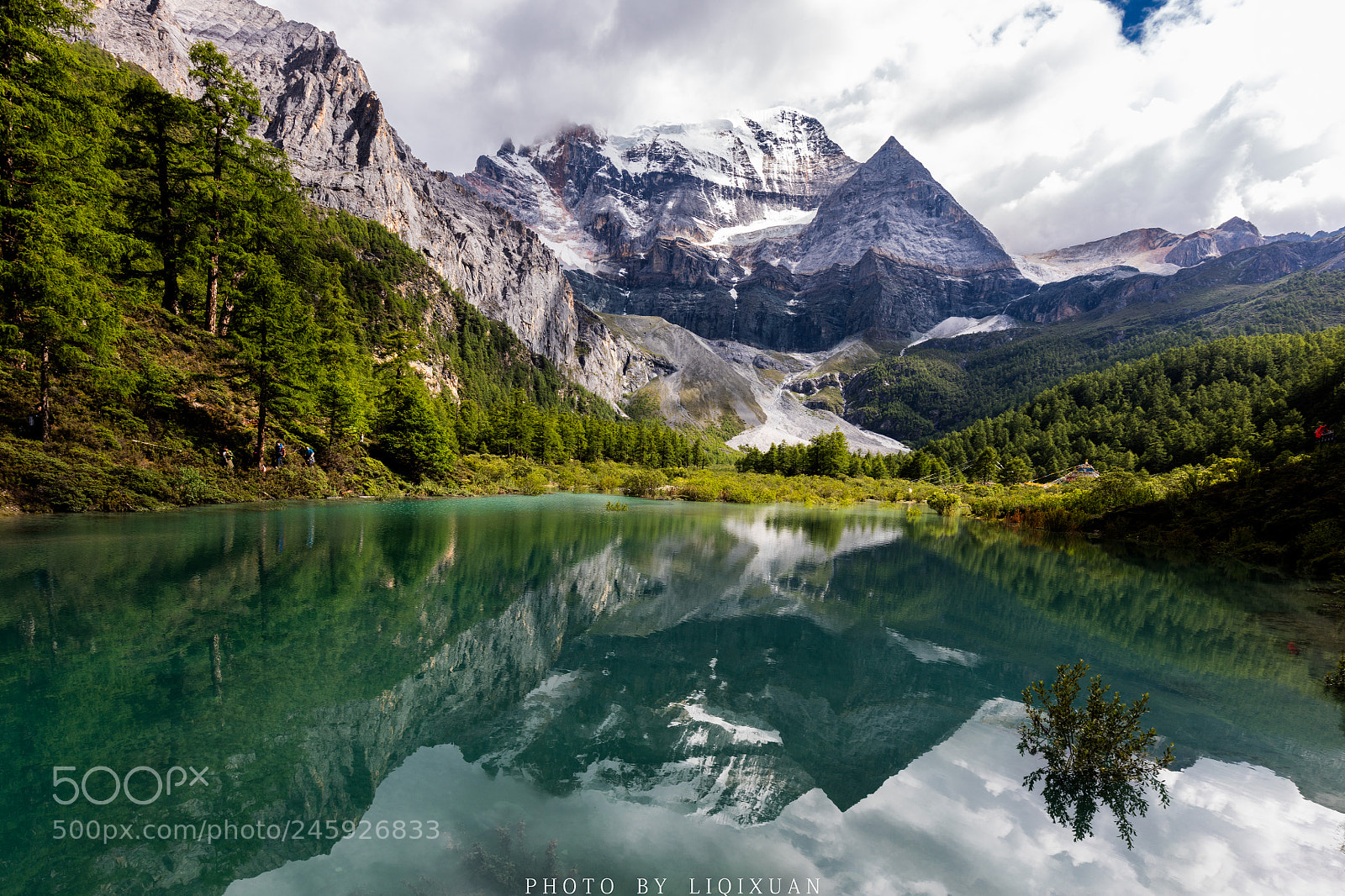 Canon EOS 5DS sample photo. Beautiful mountain with lake photography