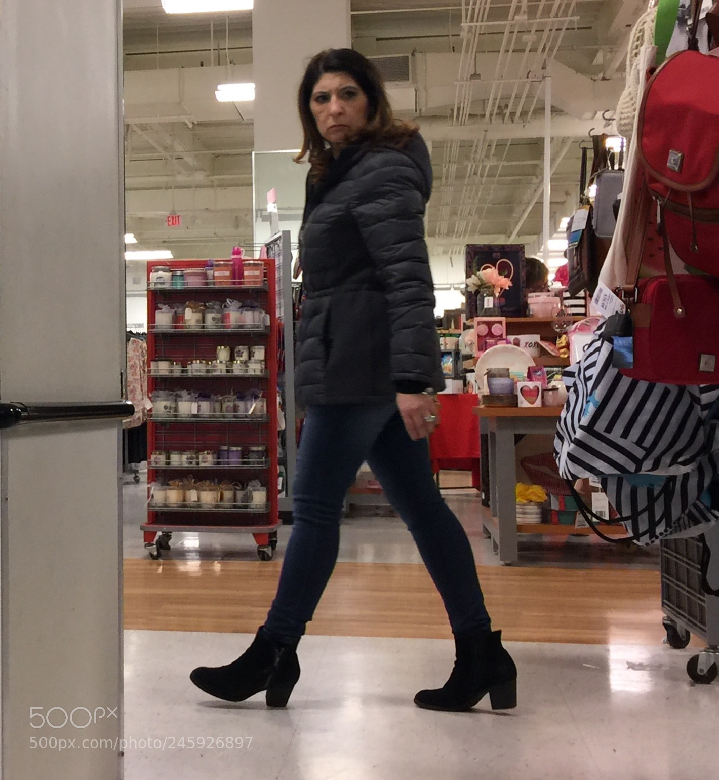 Apple iPhone 6 Plus sample photo. Shopper photography