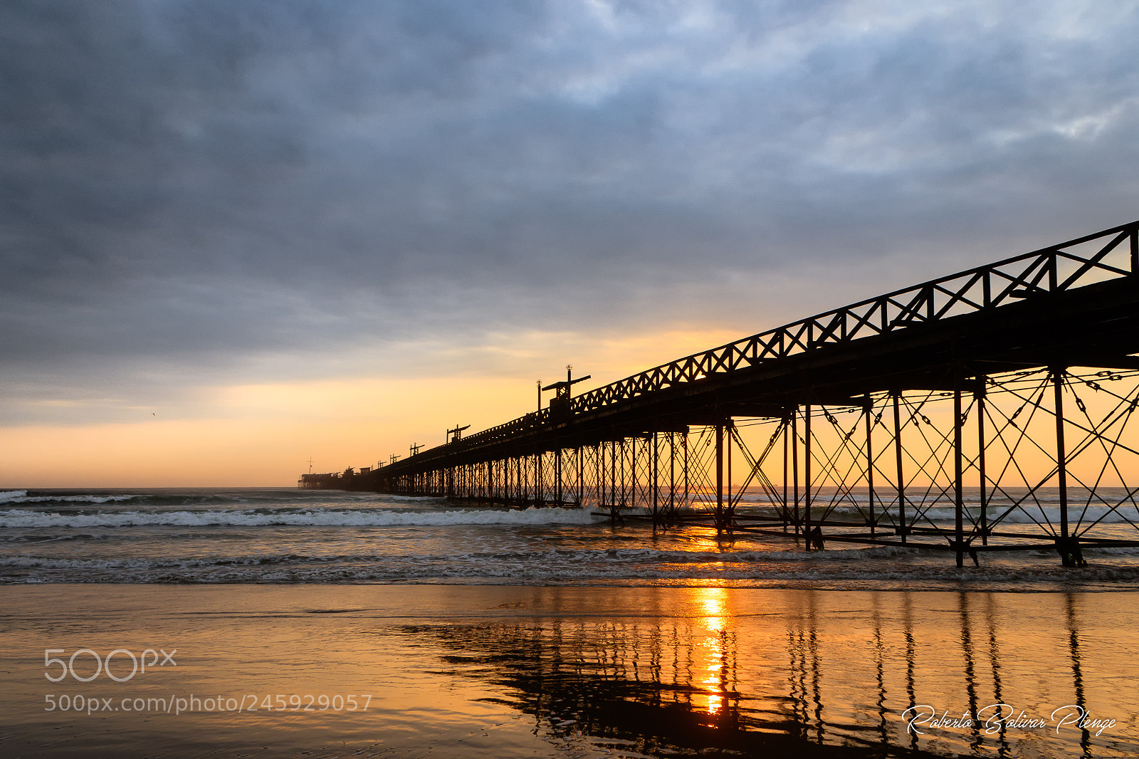 Canon EOS 77D (EOS 9000D / EOS 770D) sample photo. Pier photography