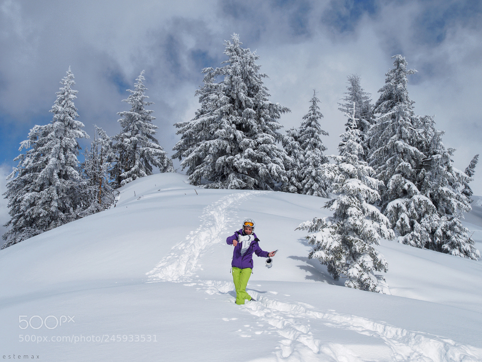 Olympus OM-D E-M1 sample photo. Tout blanc  photography