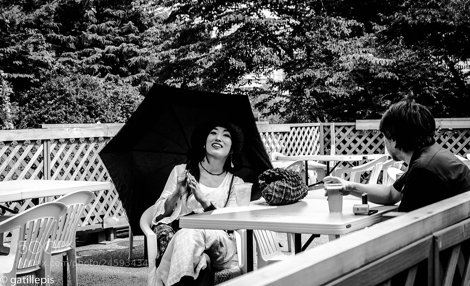 Fujifilm X-T1 sample photo. Smile and umbrella photography