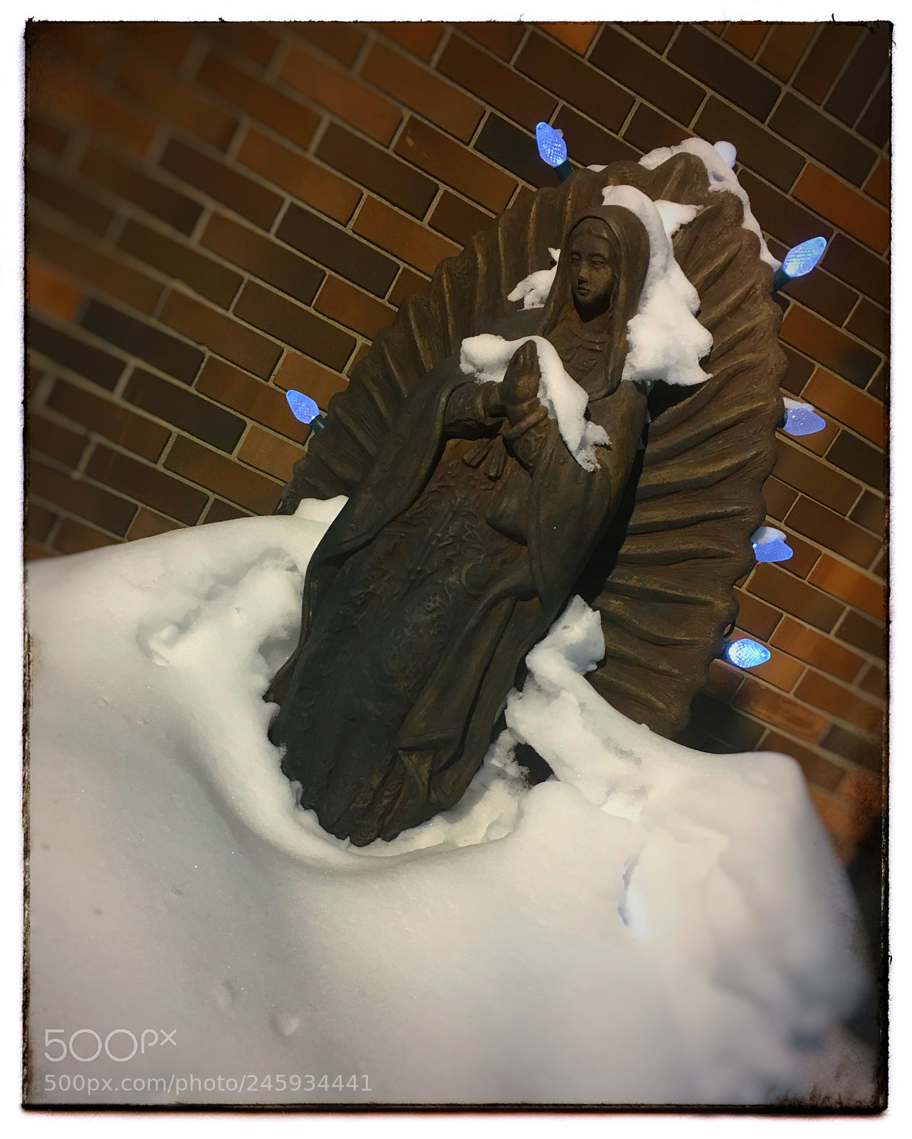 Apple iPhone SE sample photo. Mother mary in the photography