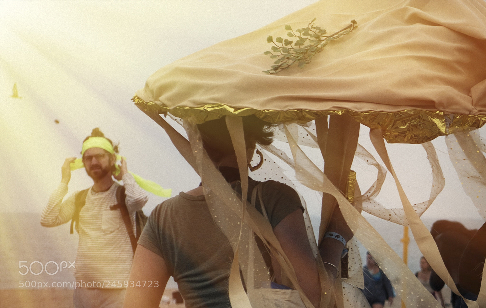 Panasonic Lumix DMC-GH4 sample photo. Under umbrella photography