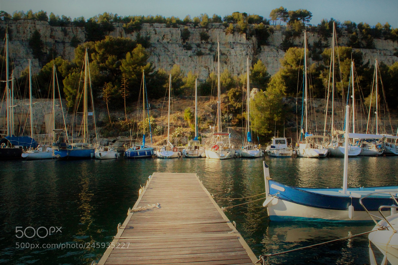 Canon EOS 700D (EOS Rebel T5i / EOS Kiss X7i) sample photo. A pier... one step photography