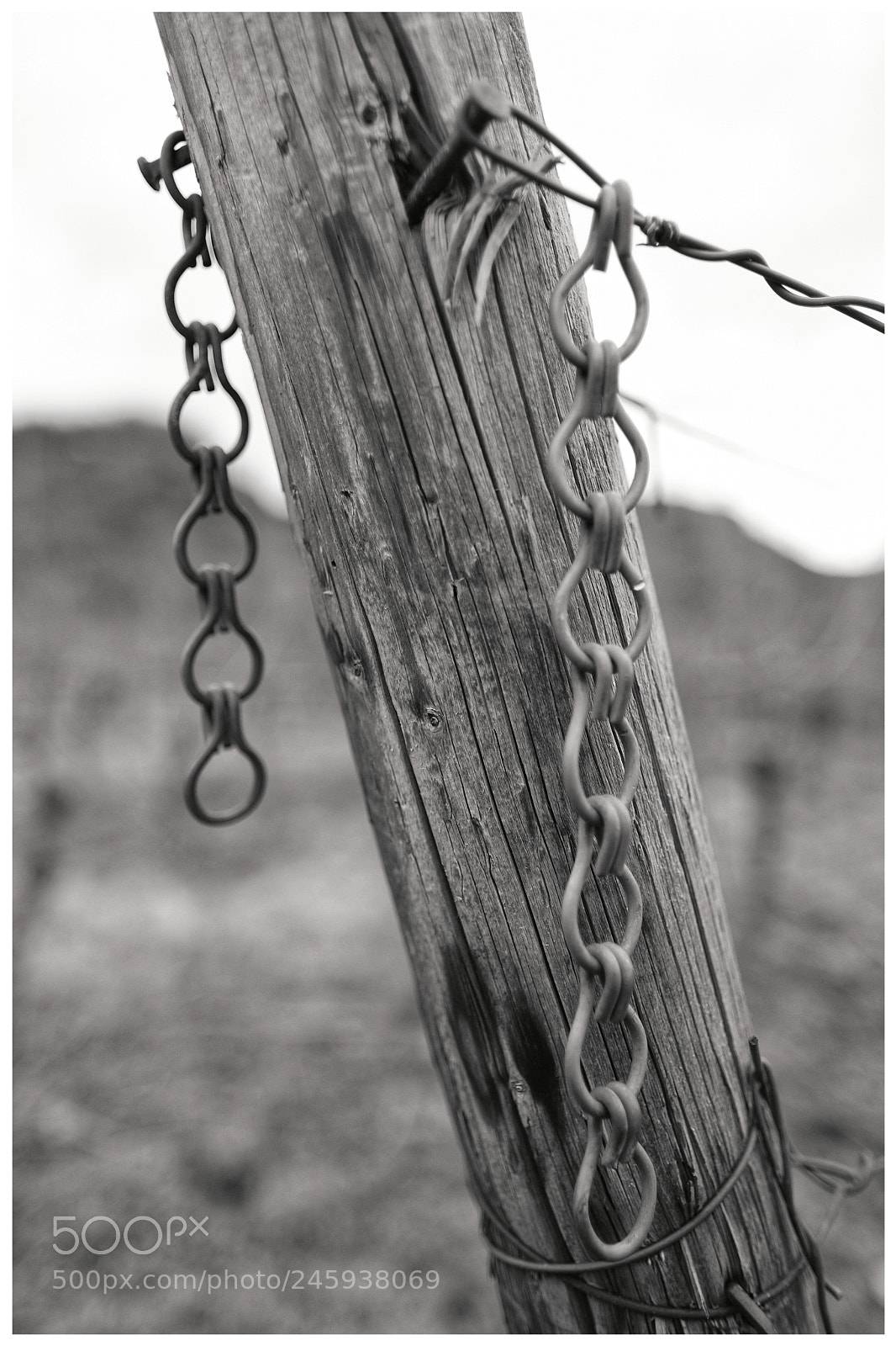 Fujifilm X-T20 sample photo. 'chains' photography