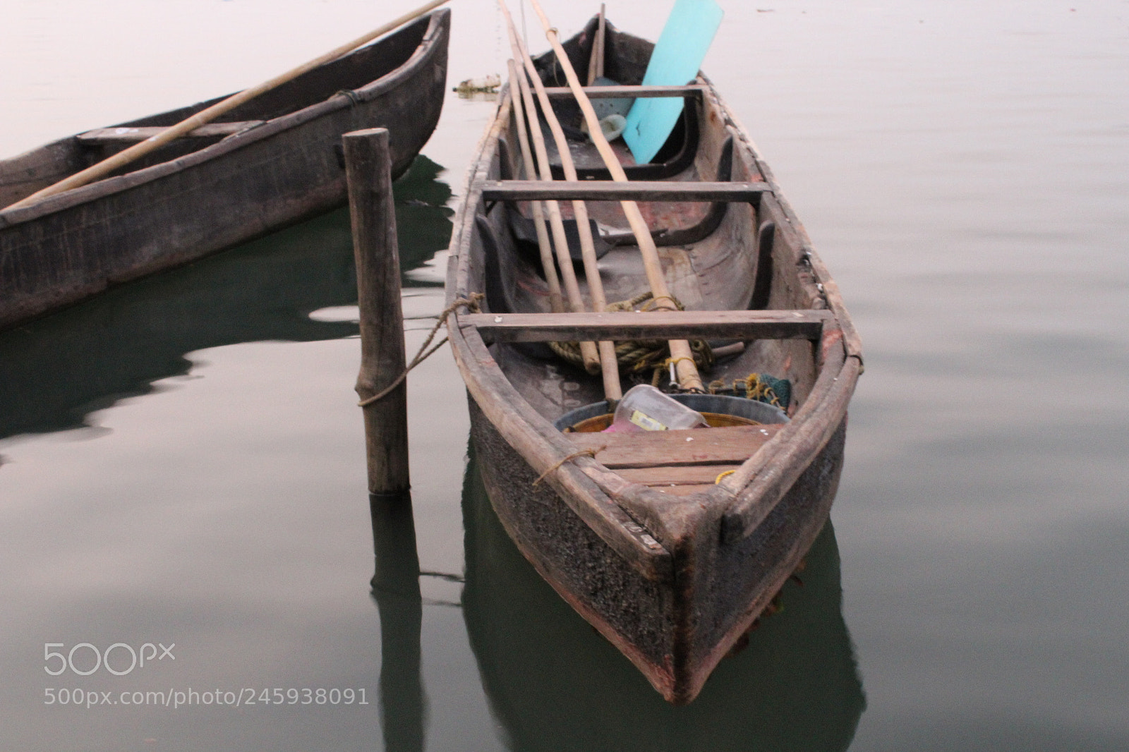 Canon EOS 1300D (EOS Rebel T6 / EOS Kiss X80) sample photo. Boat side photography