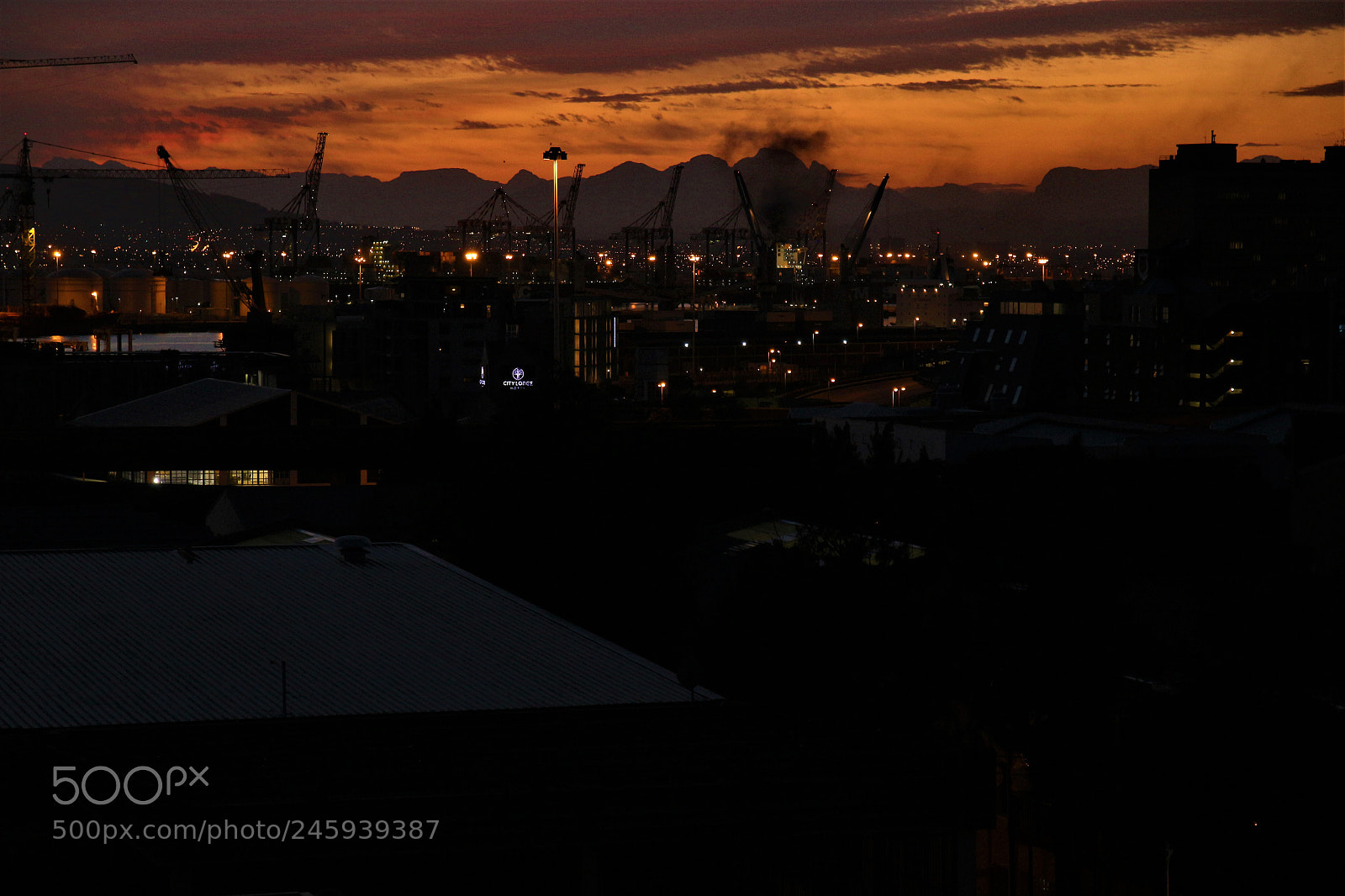 Canon EOS 100D (EOS Rebel SL1 / EOS Kiss X7) sample photo. Capetown at sunrise photography
