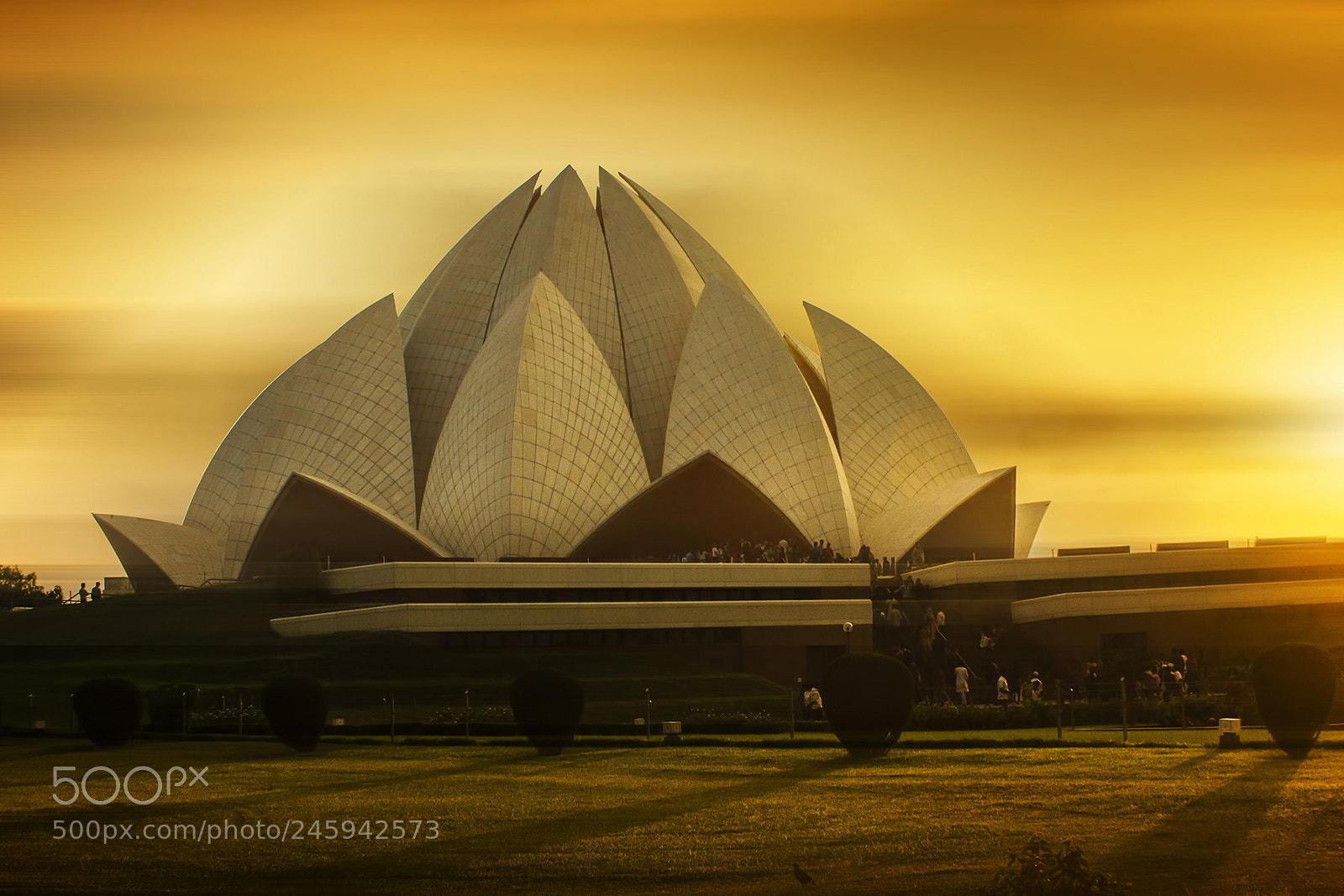 Canon EOS 550D (EOS Rebel T2i / EOS Kiss X4) sample photo. Sunset at lotus temple.. photography